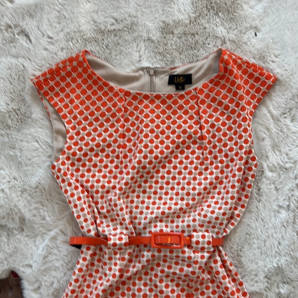 Very cute dress. Orange tan and white Size 6 by ILE NewYork - Picture 2 of 4